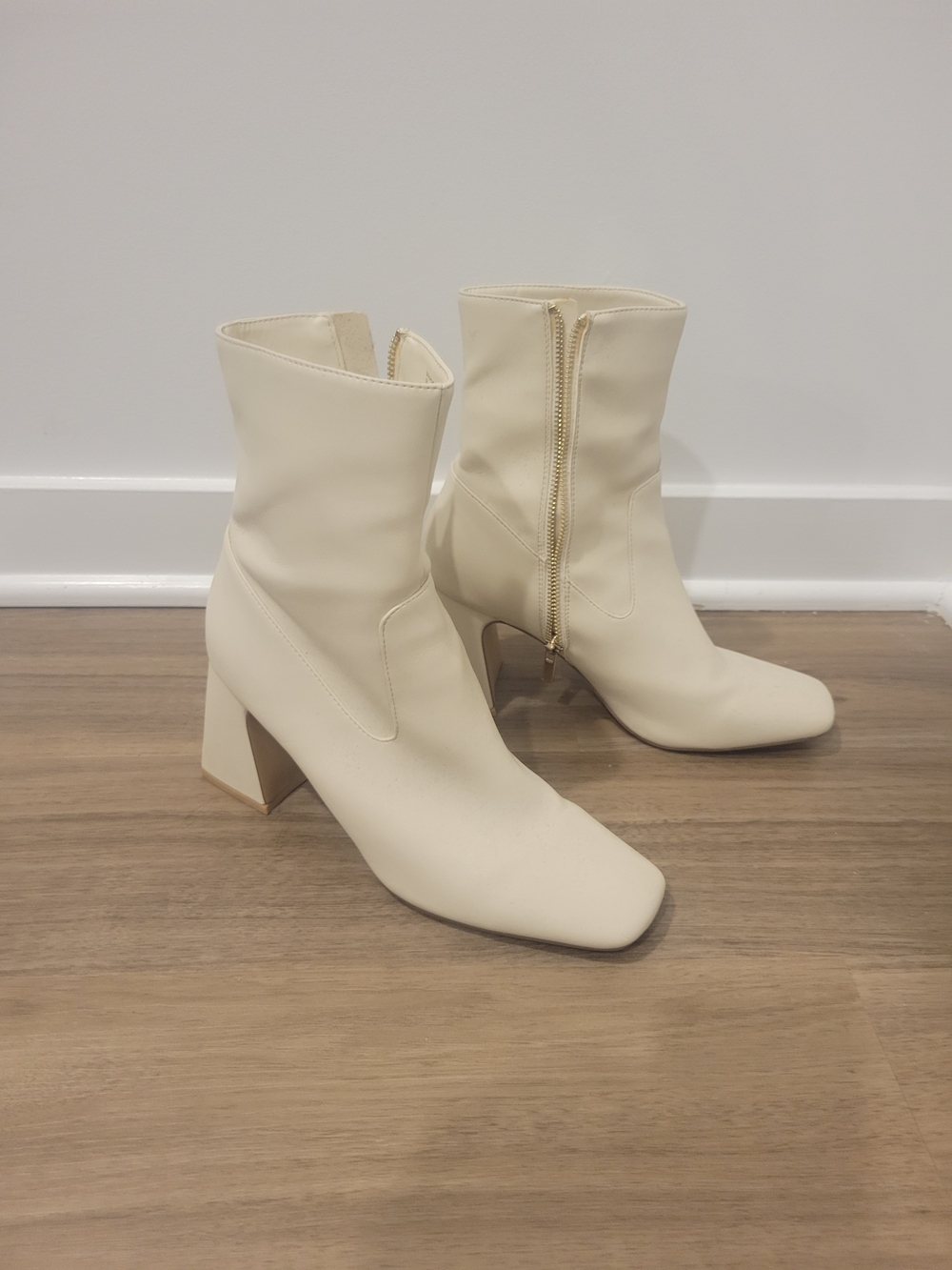 Abercrombie & Fitch Cream Square-Toe Mid-Calf Block Heel Boots
